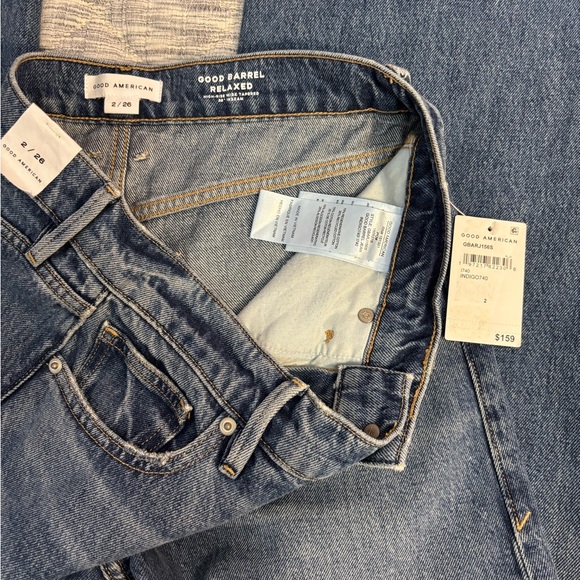 Good American Good Barrel Relaxed Standard Fit
High-Rise Jeans Wide Tapered Leg- - Picture 3 of 9